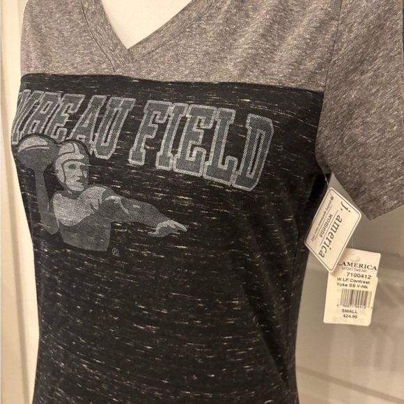 NWT Lambeau Field grey football NFL tee size S - Picture 7 of 10